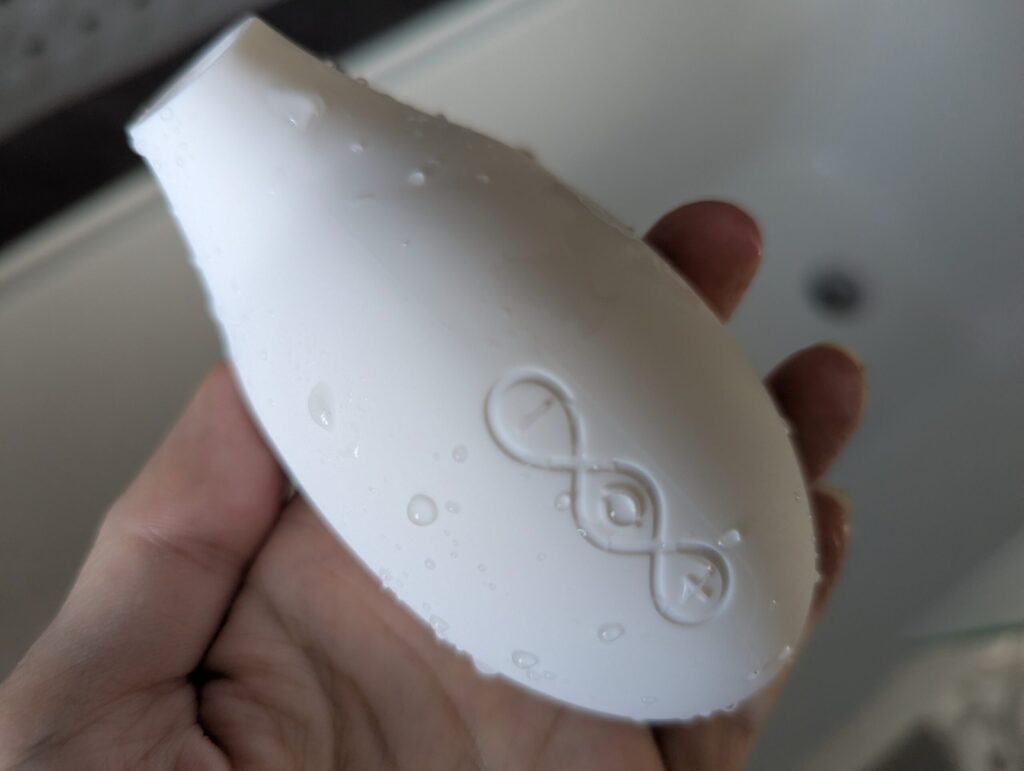 The SONA 3 is fully waterproof, meaning it can be used in the bath or shower and is easy to rinse clean after use.