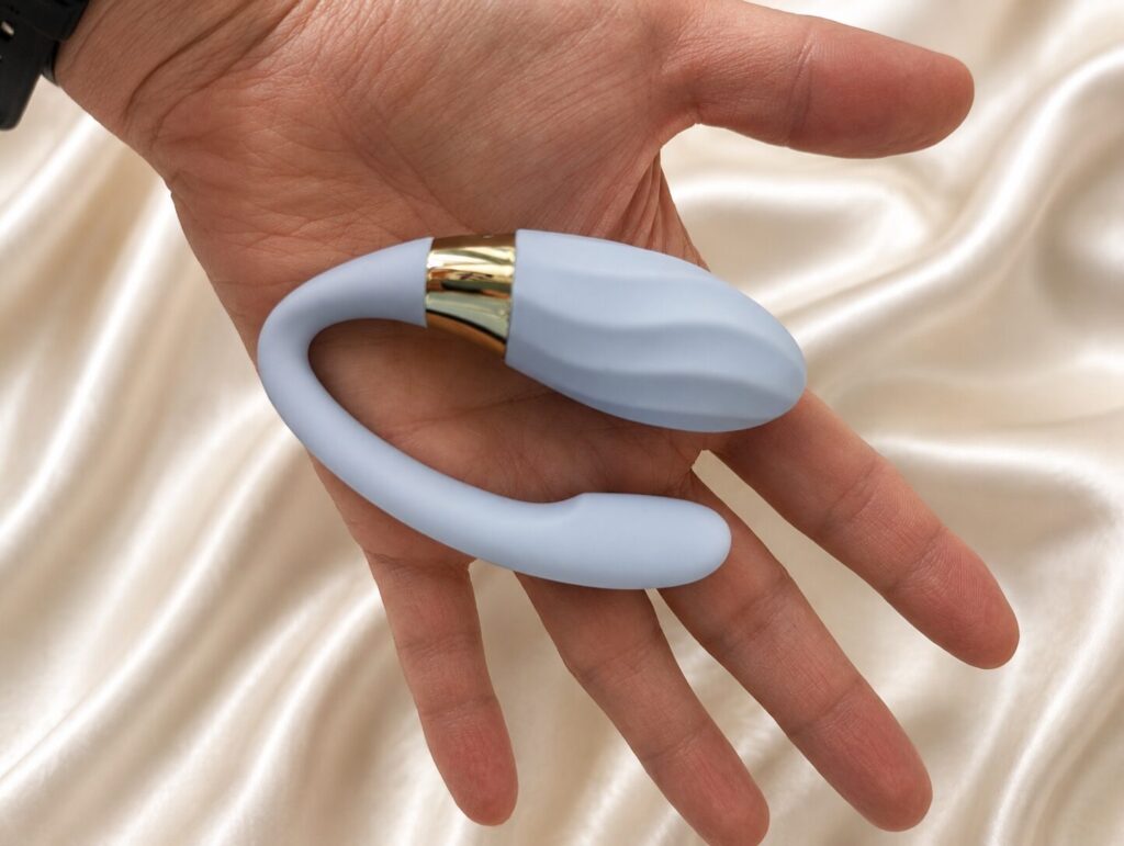 Public Wear & Partner Control - the Tiani Twist sex toy from LELO