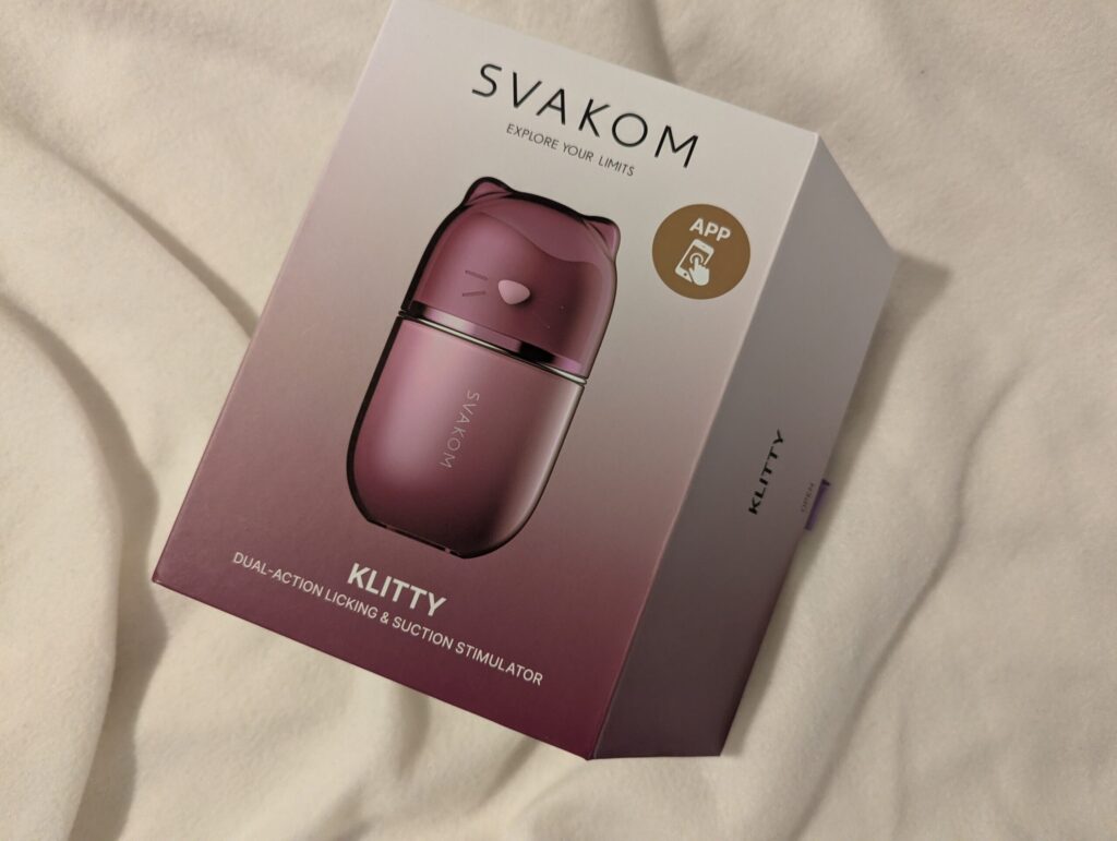 Svakom Klitty Dual action licking and sucking stimulator