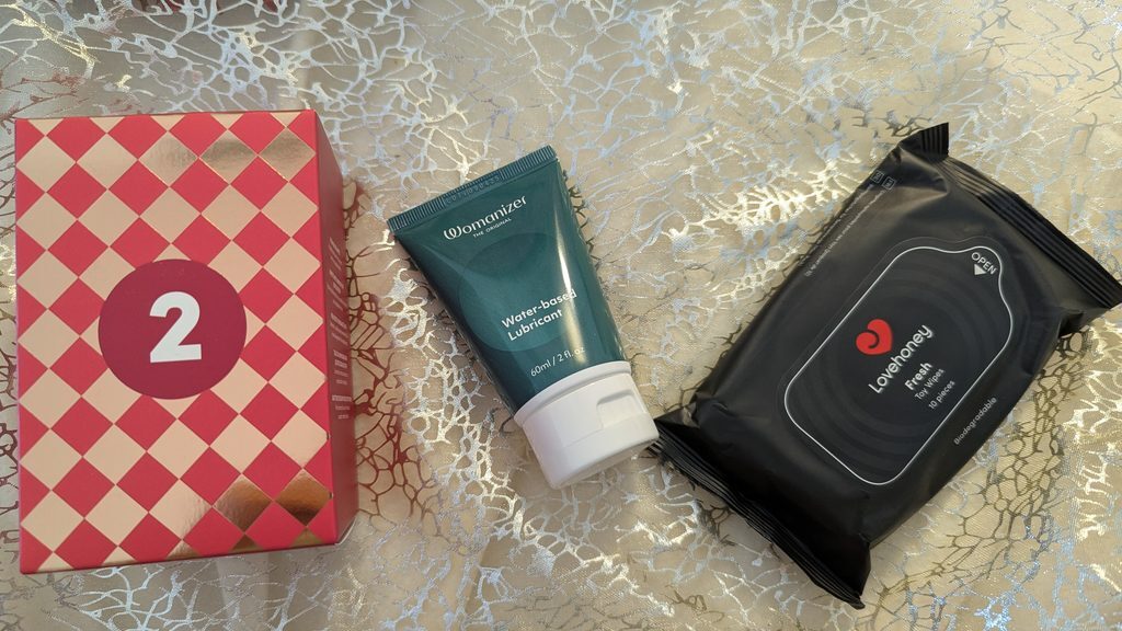 Day 2: Womanizer Water-Based Lube And Toy Wipes (Lovehoney Advent Calendar 2026 review)