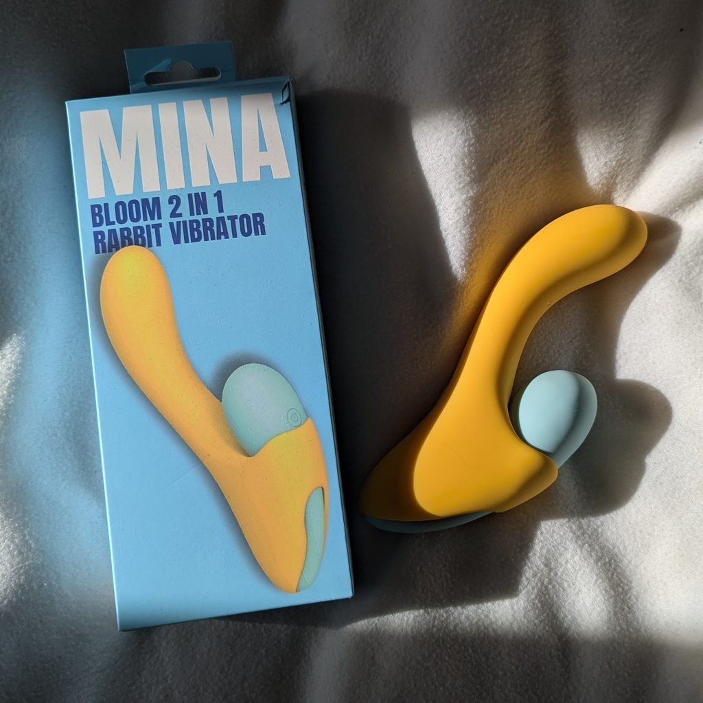 MINA Bloom 2-In-1 Rabbit Vibrator Review: A Very Versatile Toy
