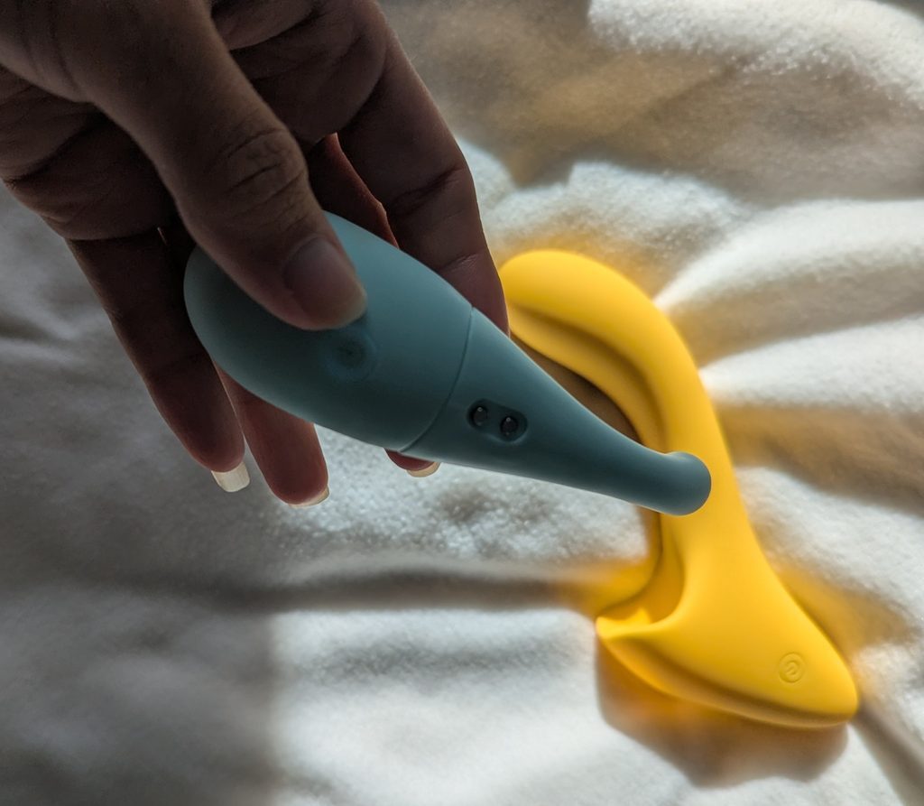 MINA Bloom rabbit vibrator with detachable vibrating egg controller