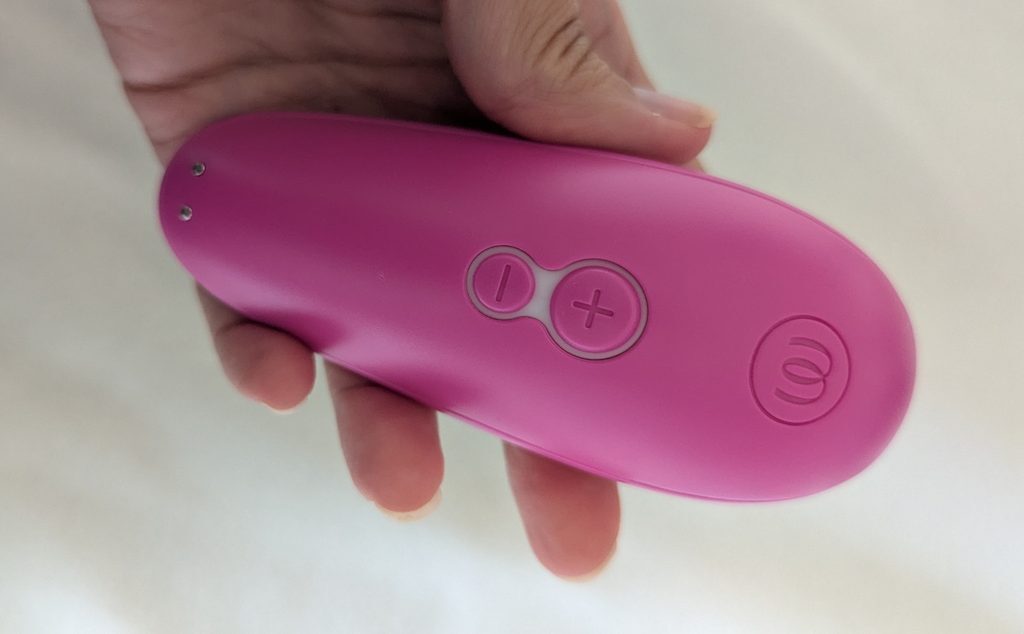 Womanizer Starlet 3 in the hand