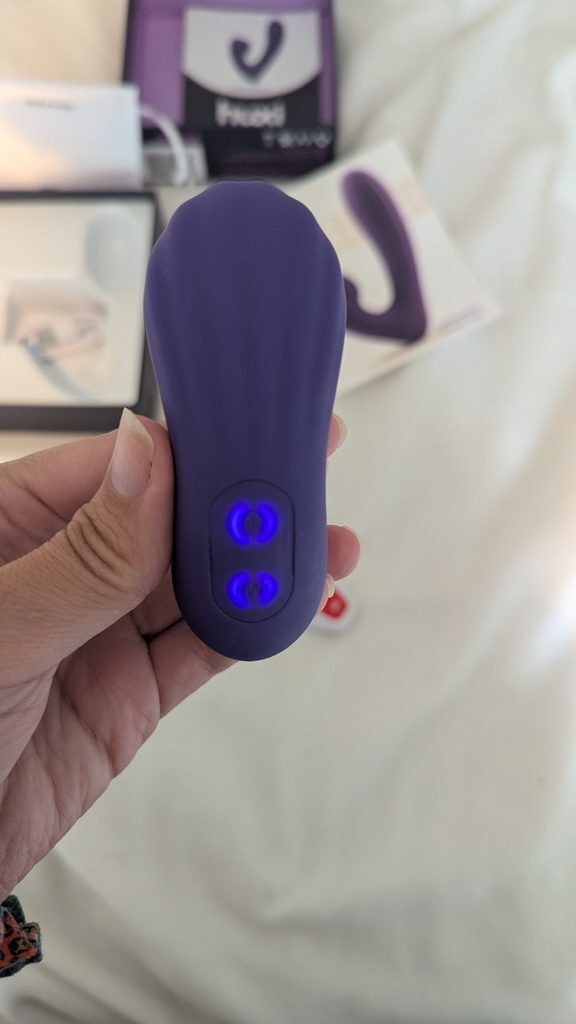 the controls of the huxi sucking sweet sex toy