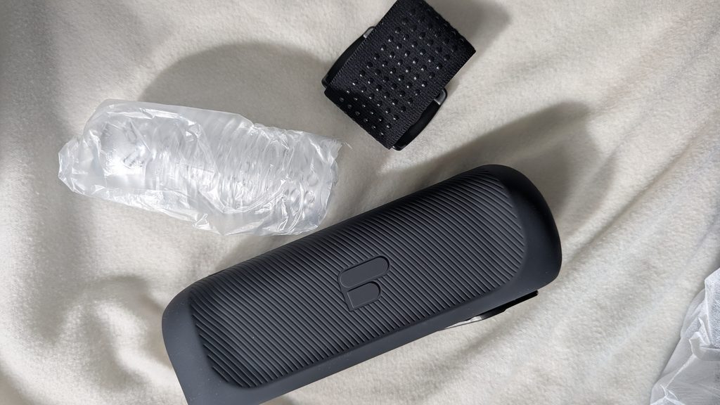 What you get inside the box in the Handy 2